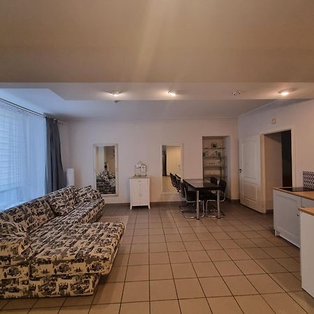 Camellia Studio Apartment & Parking Riga Exteriör bild