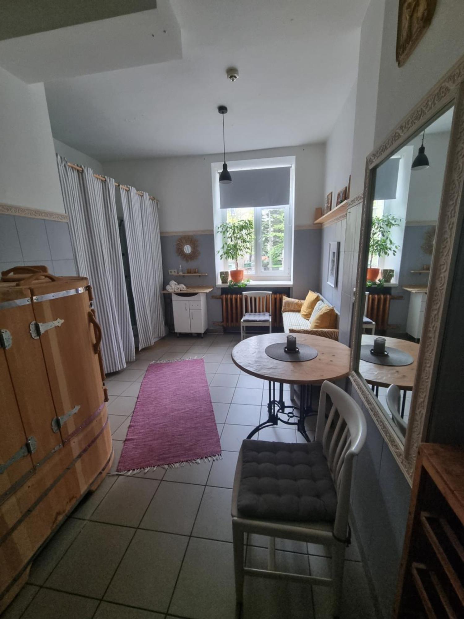 Camellia Studio Apartment & Parking Riga Exteriör bild